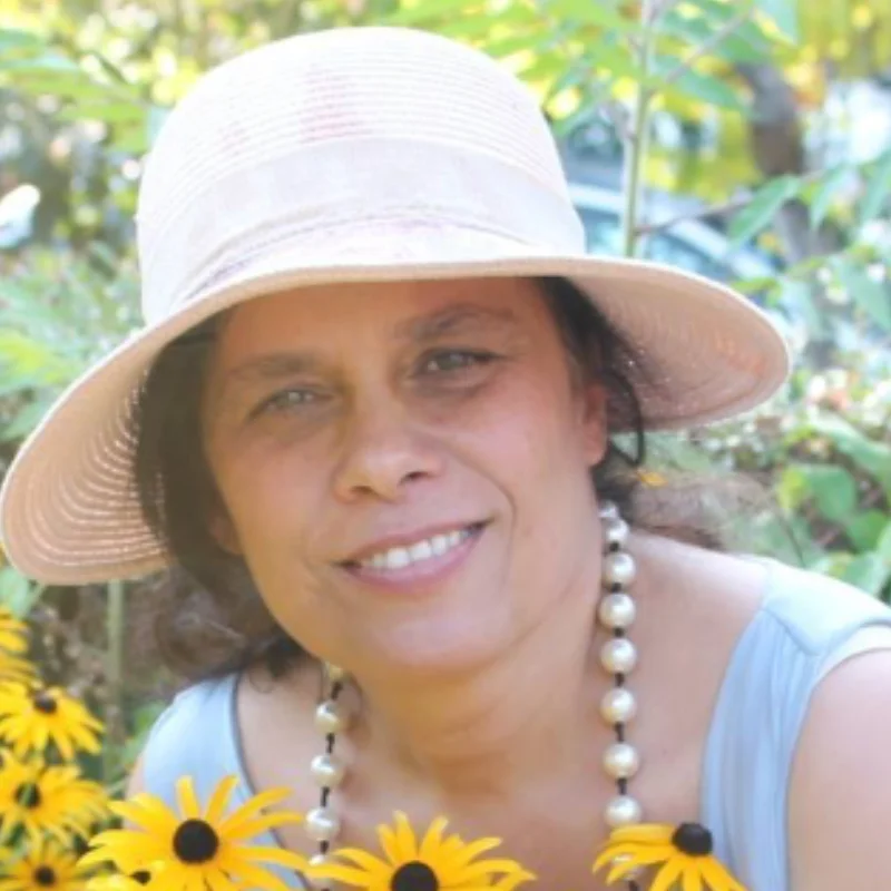 Hélia, Fundadora e Diretora Executiva
